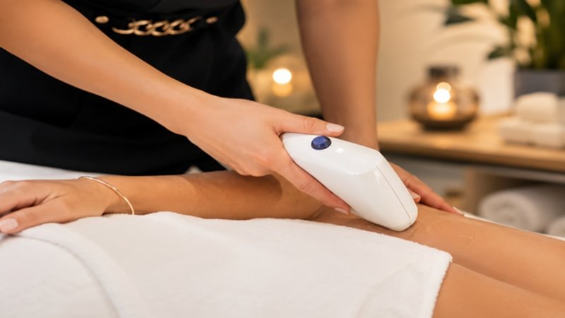 Sofwave non-invasive skin treatment session using ultrasound technology